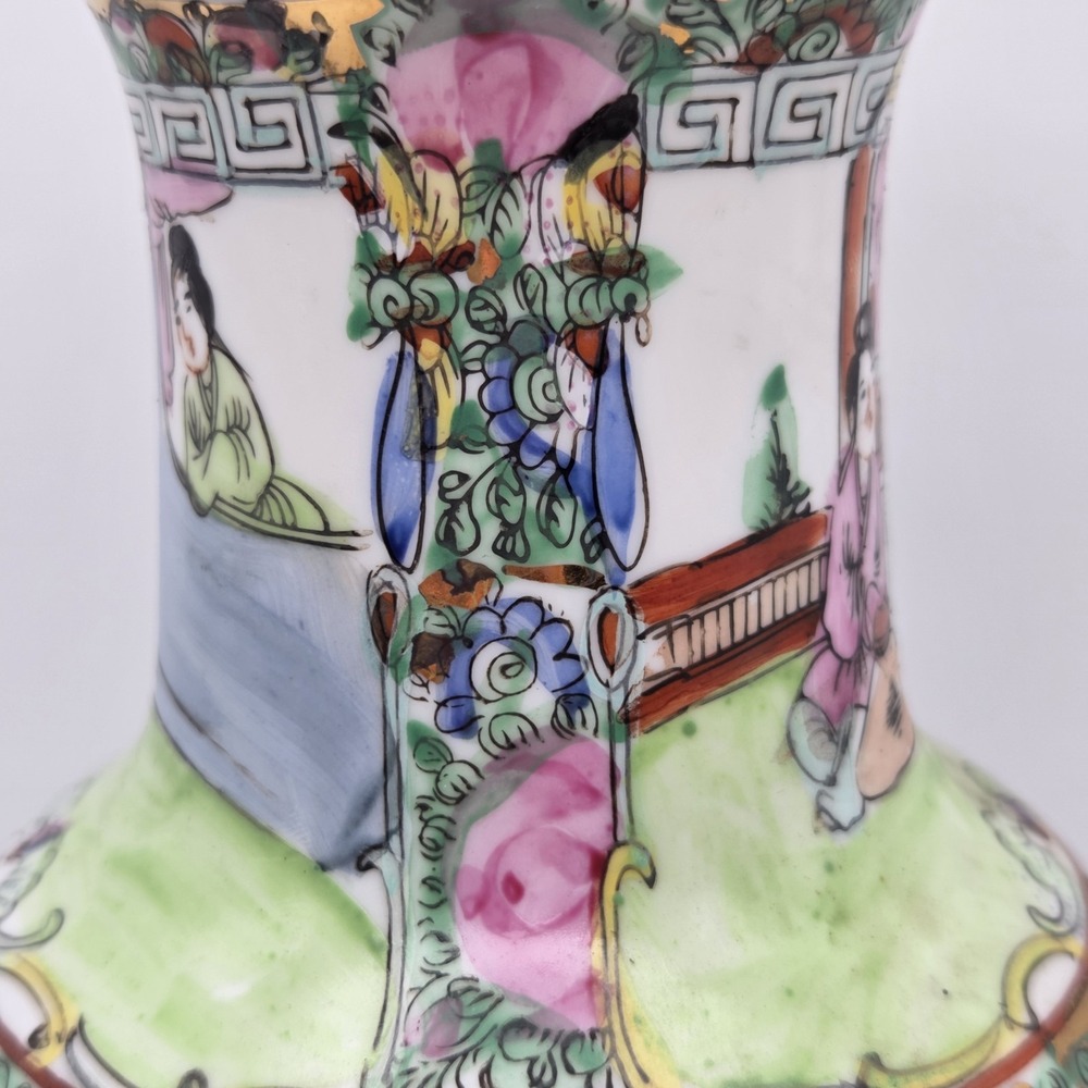 Vintage Chinese Rose Medallion Famille Porcelain Vase Floral Court Gold Trim 10" - Picture 8 of 16